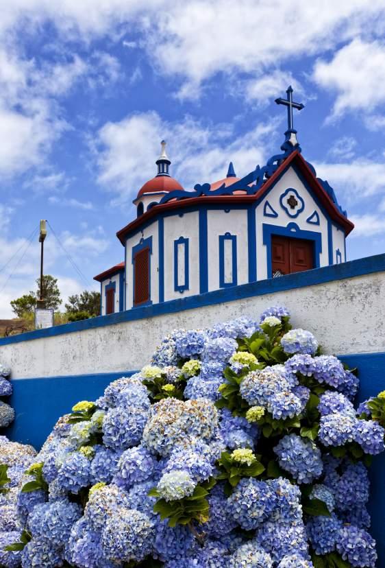 THE CENTRAL ISLANDS Terceira The second most populated island, nicknamed the Lilac Island in reference to its hydrangeas.