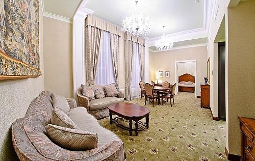 Maestro and Diva Executive Suites For VIP guests, the hotel offers a luxurious two-room