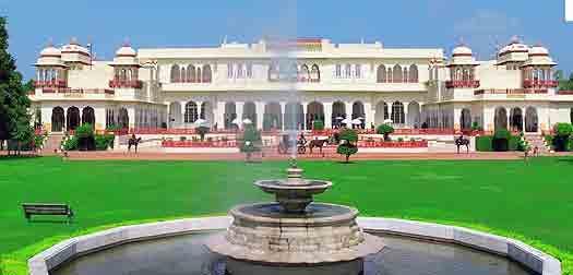 Day 11. City Tour of Jaipur. Elephant ride to Amber Palace.