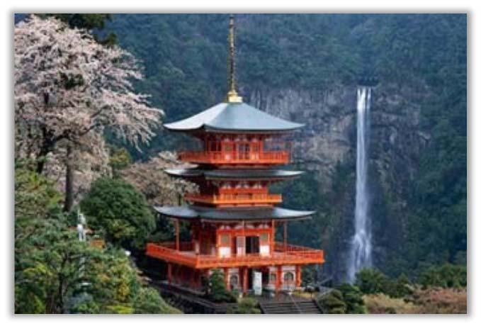 below. It then descends to Nachisan, the location of Kumano Nachi Taisha, the Seiganto ji temple and Nachi otaki waterfall Japan s highest. Picnic lunch along the way.