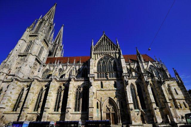 leave the beautiful city of Mayrhofen and head for Regensburg in