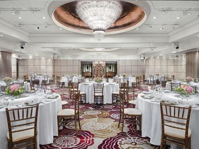 With a maximum capacity of up to 500 guests for cocktails, The Ballroom is well-appointed with complimentary Wi-Fi internet access and state-of-the-art audio-visual facilities including an innovative