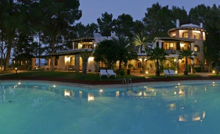 Sa Talaia Rural Hotel is located 2 kilometres from San Antonio city and is near the historical city of Ibiza, catalogued by the