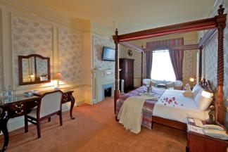 45 bedrooms, including 11 executives & 4 traditional rooms 24 hour room service