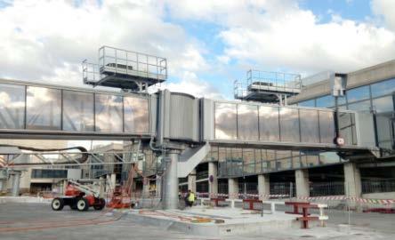 New baggage carousel at La Gomera Airport and a plan to refurbish the baggage carousels in terminal T1 at Lanzarote Airport.