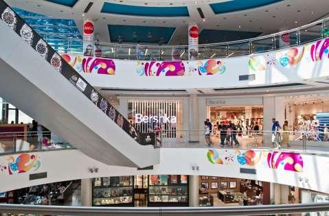 APPENDICES Delta City (Belgrade, Serbia) 47 Company structure South African portfolio Clearwater Mall Somerset Mall Hyde Park Corner SOUTH AFRICA 100% owned
