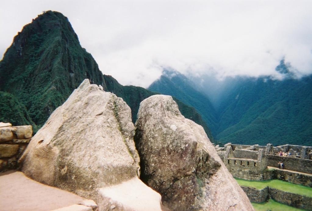 The Incas would place pieces of wood into the natural fractures of the rock and soak the wood in water. As the wood absorbs the water, it expands and causes the rock to split along the crack.
