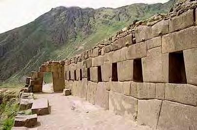 Surrounding the river is an extremely fertile valley we now call the Sacred Valley of the Incas, where several important Inca architectural complexes are located.