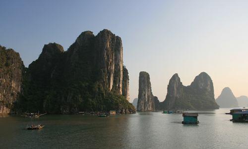 SCOOPON DEALS *** 10 DAYS FROM THE SOUTH TO THE NORTH OF VIETNAM Valid through 31 May 2014 BRIEF ITINERARY Day 1 Day 2 Day 3 Day 4 Day 5 Day 6 Day 7 Day 8 Day 9 Day