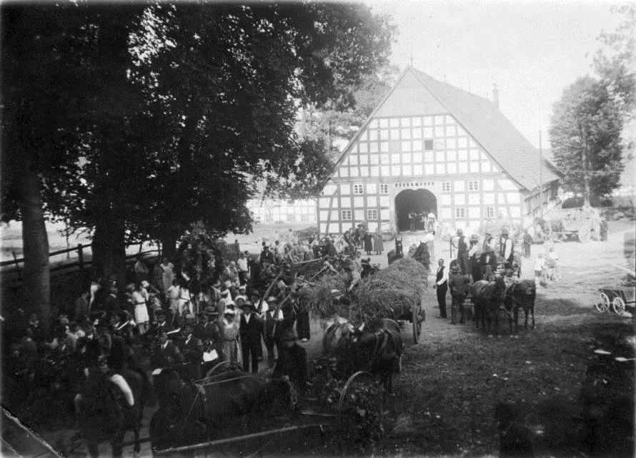These are school children from Wersche, including two of the Nienhüser children.