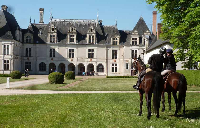 We have the privilege to enter by the front path of the chateau : an unforgetable experience!