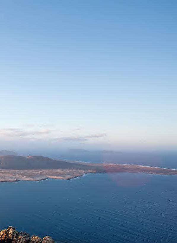FUERTEVENTURA 64 With open plains and sandy expanses, Fuerteventura feels like