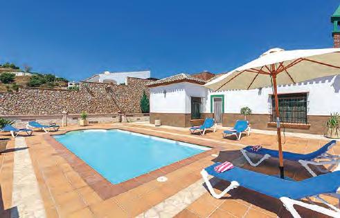 MAINLAND SPAIN, COSTA DEL SOL VILLA CORTIJO LOMAS With a very large pool, characterful terrace and outdoor dining area, there s
