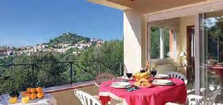 2 double rooms and 1 twin room. 2 bathrooms. Barbecue with al fresco dining.