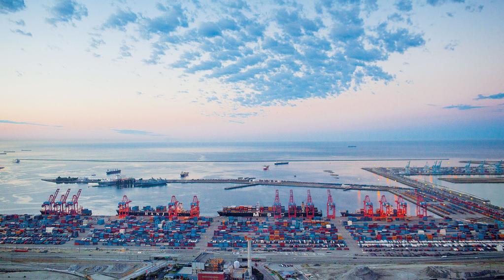 The Port s Clean Air Action Plan cut pollution from operations for the fifth year in a row, targeting sources such as ships and trains.