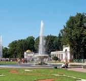 38 Saint Petersburg in 5 days Coming down along the Grand Cascade we see the central Samson Fountain an allegory of the victory in the Great Northern War.