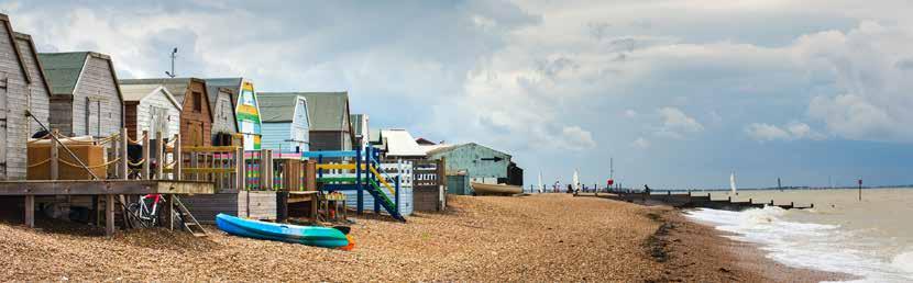 AUGUST THE BEAUTIFUL KENT COAST 1,125 Seaside, countryside, cafés and castles EXPLORE THE GARDEN OF ENGLAND From our base at the comfortable Ramada Encore Hotel in Chatham, take day trips to explore