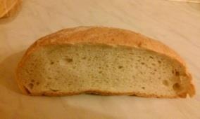 Kruh je postal čisto trd in suh, ni več primeren za uživanje. Slika 20: Domači polbeli kruh 5.