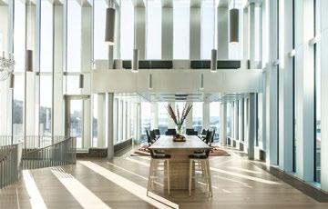 DNB, principale banque de Norvège, est l'oeuvre du cabinet MVRDV. Réalisé en verre et en brique, le bâtiment rassemble toutes les filiales du groupe.