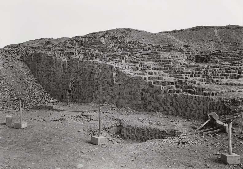 Huaca Puccllana, Rimac Valley, 1996 Huaca Pucllana is now surrounded by houses of Lima s