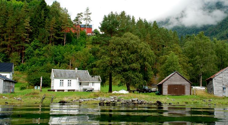 Walk from the farm down to the station of Blomheller, appr. 1 hours walk downhill at local road. Then take the train back to Flåm station.