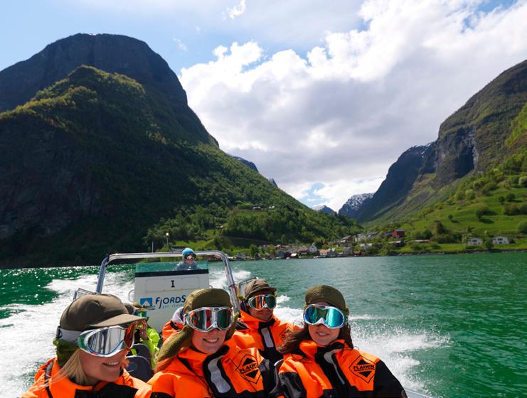 3-DAY TRIP ECO TOUR AROUND NÆRØYFJORD WORLD HERITAGE SITE Flåmsdalen, the valley at the end of the Aurlandsfjord, is a typical West Norwegian fjord valley that cuts into the depths between ancient
