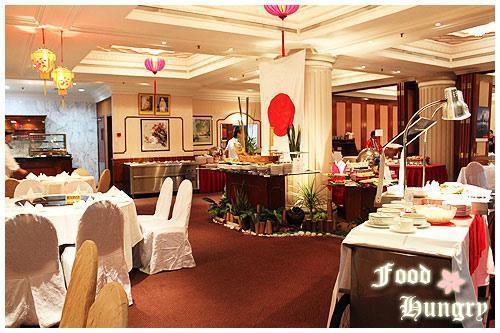 People live in the traditional way Restaurant- The Dynasty is a hotel restaurant.