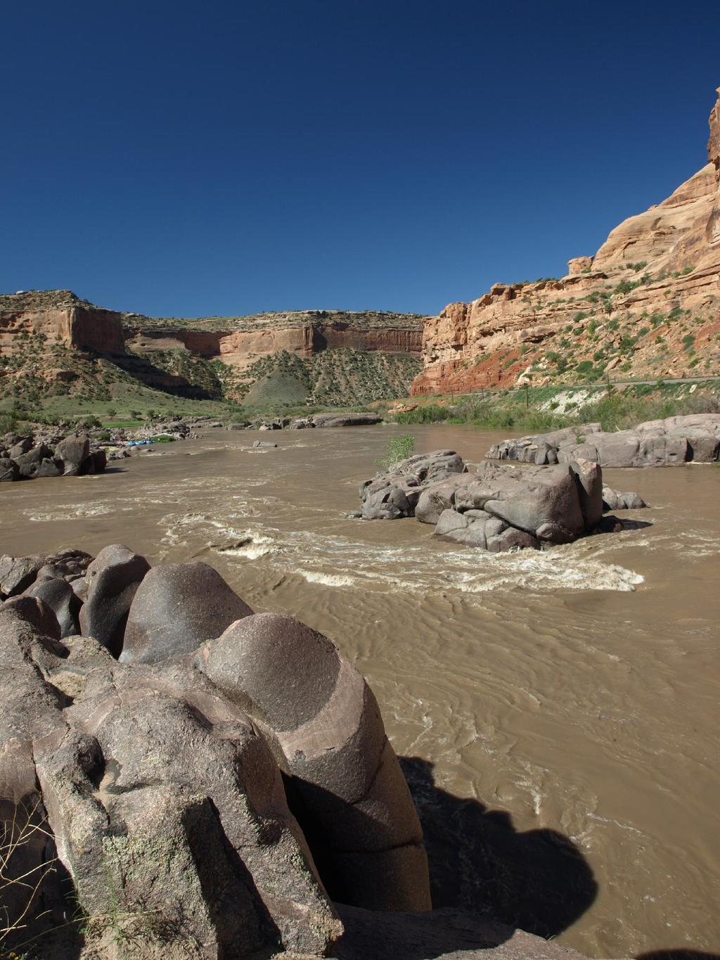 RUBY AND HORSETHIEF CANYONS - COLORADO RIVER Rating: Class II CFS Range: 1,000-30,000 Length: 1-3 days Gear: Standard paddling gear, bug spray in the summer.