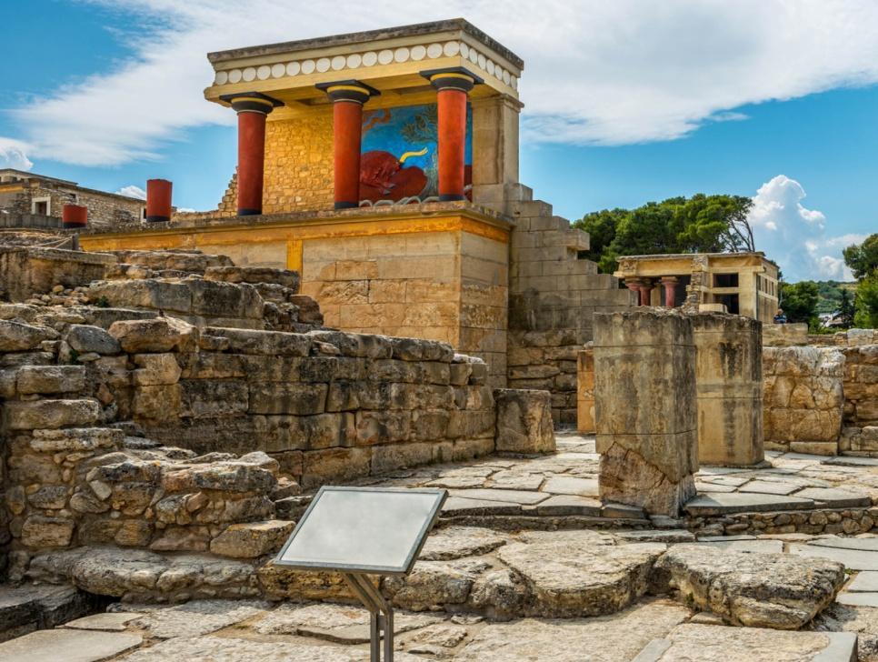 With us you can explore the ancient Knossos palace, WWII Battle of Crete fields and cemeteries, historical villages of Eleftherna, Arkadi, Margarites, where you will be able to learn about the art of
