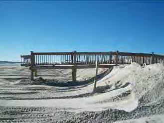 2016) No remnants of sand fencing were observed at this stretch of beach during