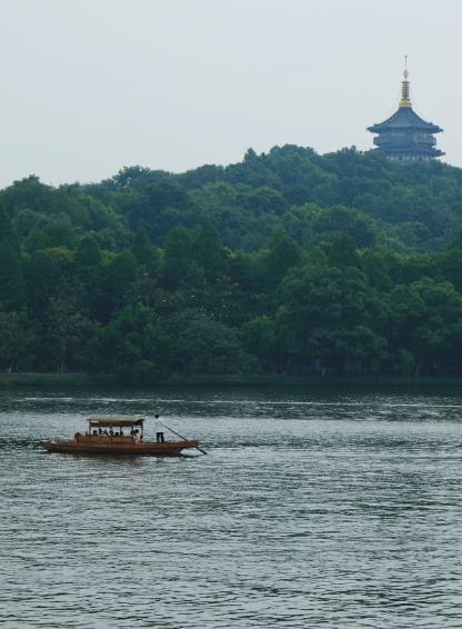 A short walk from Hangzhou s central attraction, West Lake, the Lake View is a convenient base from which to explore the city. The rest of the afternoon is at leisure to explore Hangzhou.