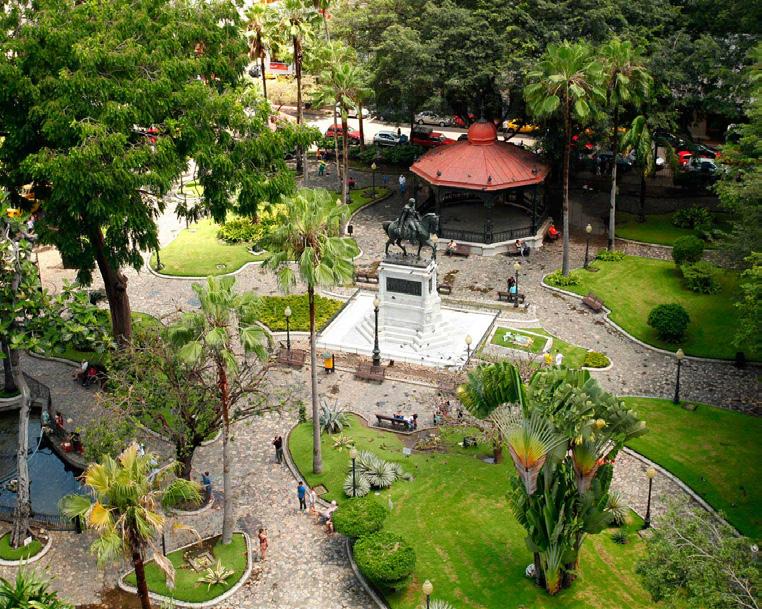 Guayaquil City Tour + Historical park 05 Tour time: 09h00-14H00 Guayaquil, Ecuador s main port is an important trading and business city, famous for the nearby production and exportation of fine