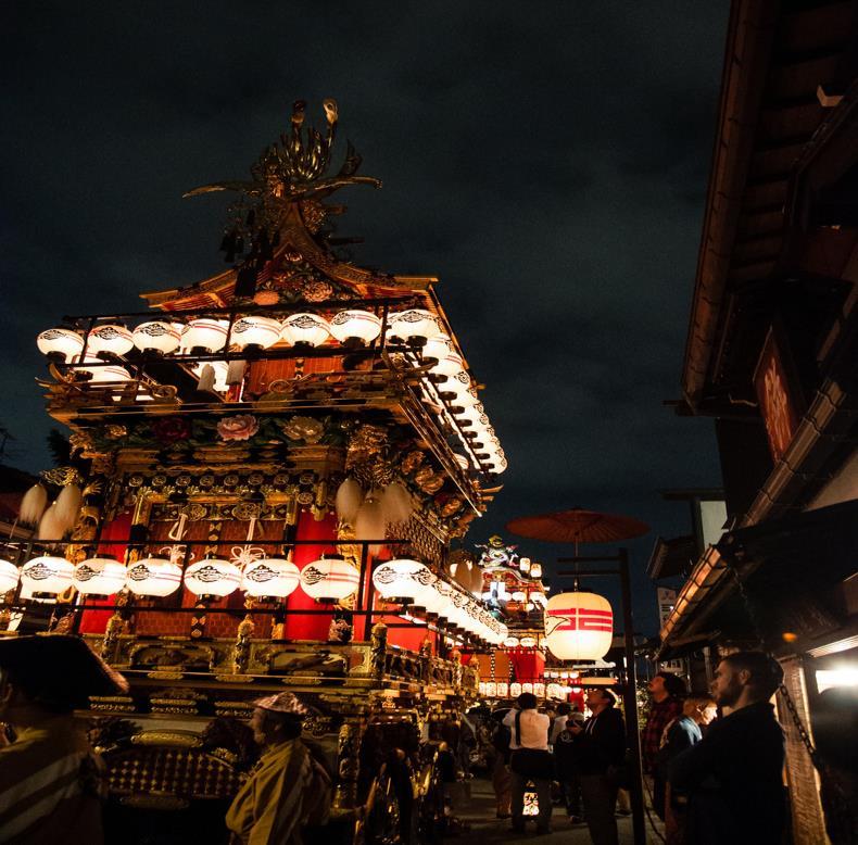 Notes on Takayama Autumn Matsuri (FestivaL) The Takayama Autumn Festival is a float festival that has been held for 350 years.