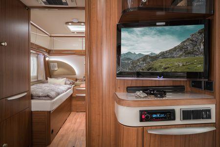 Entertainment on the move Connections for outside Useful nose weight indicator The optional ERIBA All-In Twin multimedia package includes a 22" LED TV in the living area and a 19" LED TV in the
