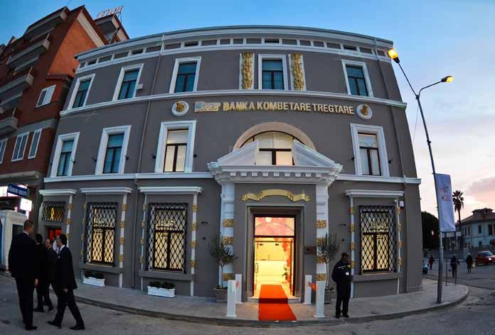 Tradicionale, por novatore Historia e Bankës Kombëtare Tregtare (BKT) fillon më 30 nëntor 1925, ditë kur u inaugurua selia e saj në Durrës.