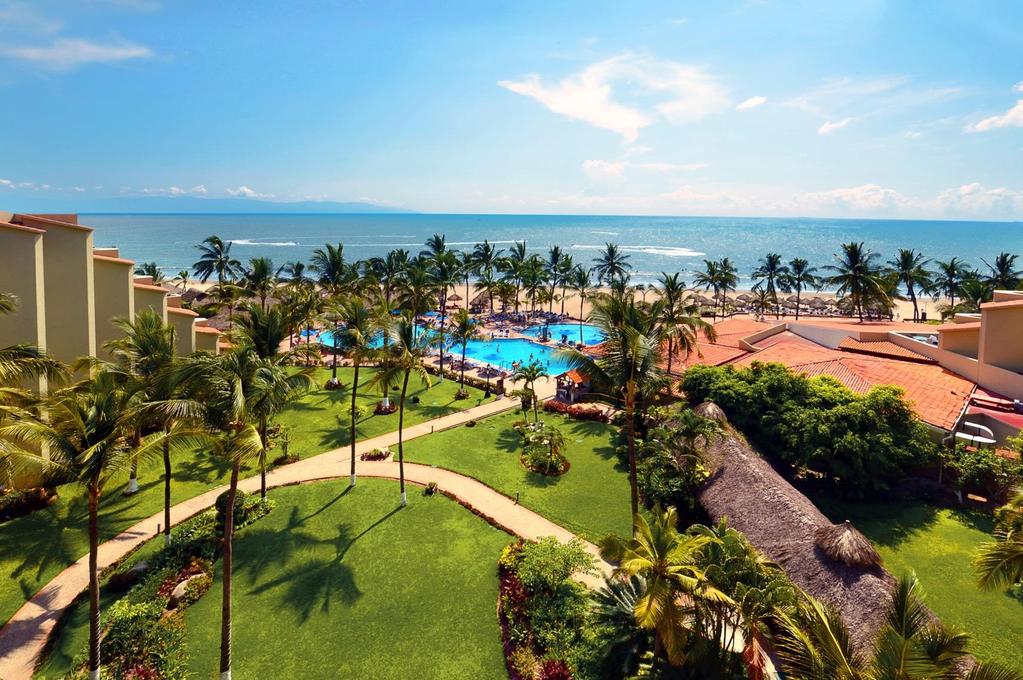 The hotel is located on the best stretch of beach in the area of Vallarta Nayarit and is just minutes from the mall of Nuevo Vallarta and
