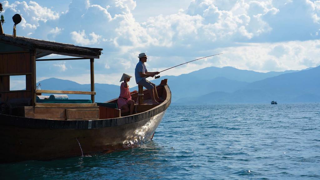 10 FISHING IN THE BAY Cruise the scenic bay with a local fisherman on a traditional