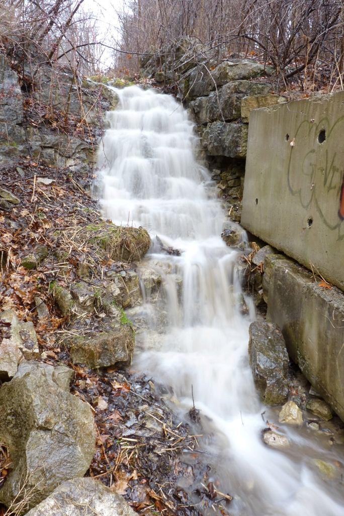 Waterfalls along the Niagara Escarpment by Joe Hollick Maple Falls (also called Upper Maple Falls) is located in the Greensville section of Hamilton on private property, however there is public