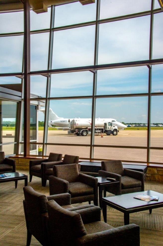 3 Economic of Anoka County-Blaine Airport Anoka County Blaine Airport at a Glance Runways: 9/27, 5,000' x 100' 18/36, 4,855' x 100' Based Aircraft (2016): 389 Operations (2016): 80,845 Percent of