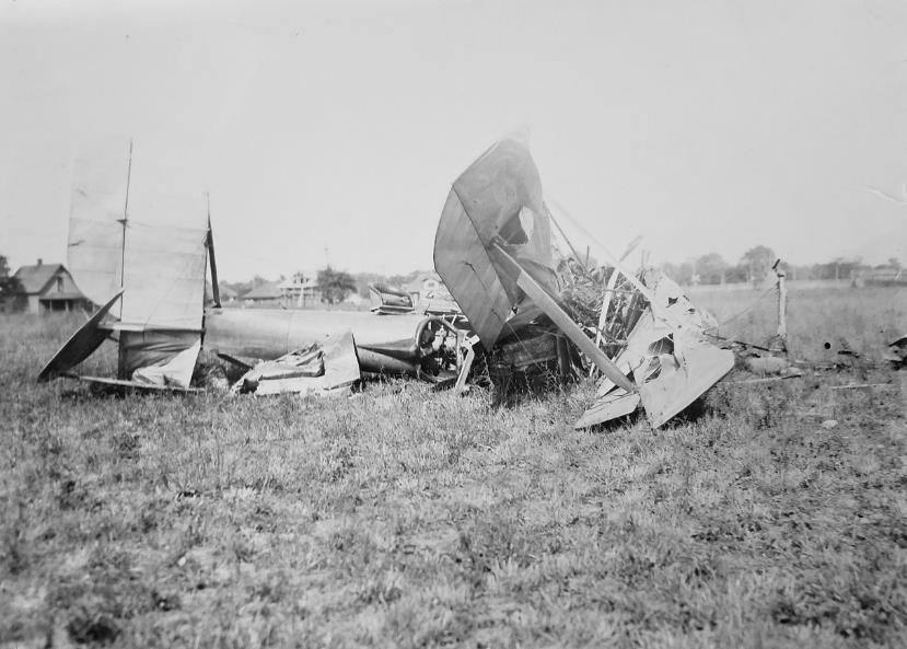 Airmail pilot Walter Smith s plane stalled and nose-dived after taking off from the Indiana State Fair on September 7, 1922. Smith died in a local hospital the next day.