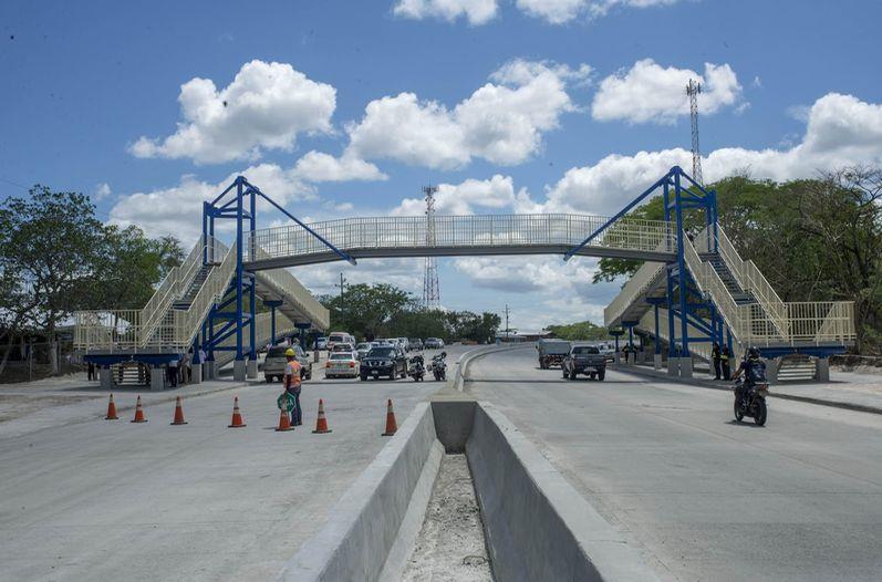 Infraestructure projects Projects: - Road Cañas-Liberia - -Road