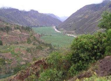 Formed by the Urubamba River, the valley was of particular interest to the Incas due to the special geographic as well as climatic qualities that this land possessed.