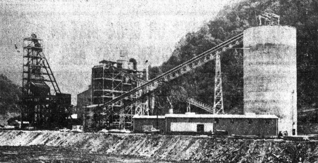 Virginia Pocahontas No. 3 was photographed by Rachel Riggsby in August 1970 and was published with her article on the mine in The August 9, 1970 Bluefield Daily News.