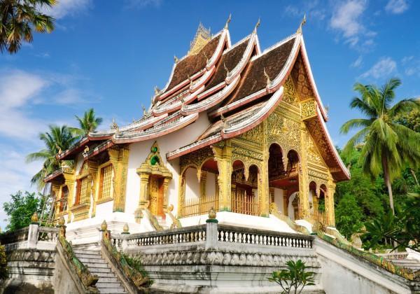 We visit the oldest Buddhist monastery temple in the country - Wat Si Saket and the former royal temple of Haw Pha Kaeo, built to house the famed Emerald Buddha.