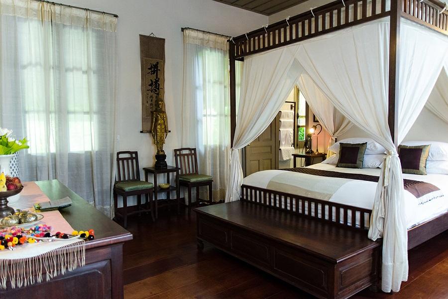 Housed within 12 wooden bungalows, the 24 en-suite guestrooms have a traditional Lao design yet offer all the comforts you need, together with a balcony ideally situated for you to watch the sunset