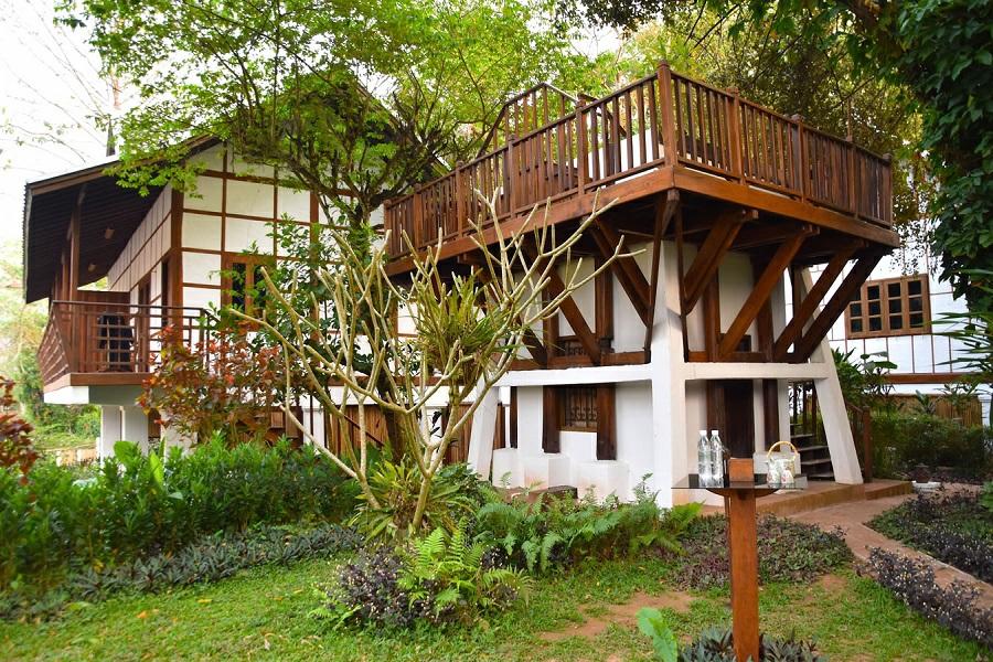 MUANG LA RESORT Muang La Resort is a beautiful boutique hotel set the banks of the Nam Pak River in Oudomxai province, northern Laos.