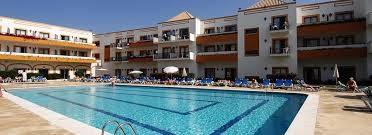 ACCOMMODATION Apolo Hotel DAY 2 VILA REAL SANTO ANTÓNIO to TAVIRA Let s start smoothly! Your first day of cycling is a gentle ride along the Ecovia do Litoral.