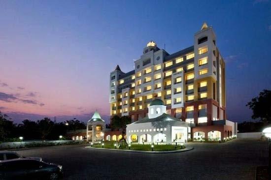 Exhibit 25: Occupancy in resort expected to increase Number of rooms Occupancy (%) 84 84 84 84 84 50% 55% 40% 34% 32% FY13 FY14 FY15E FY16E FY17E Exhibit 26: Wonderla Resort - Bangalore