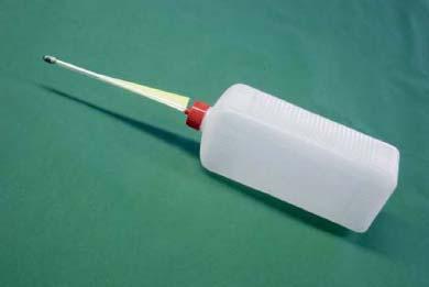 Shorten the thick drinking straw ( the rocket ) at about 10-cm length. At one end one attach some plasticine, stick small tail units from paper to the other end. 3.