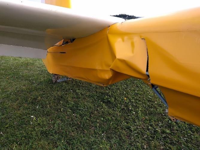 Final report FACTUAL INORMATION The pilot, having temporarily lost consciousness and suffering severe back pain, rapidly recovered his senses and vacated the sailplane assisted by a bystander.
